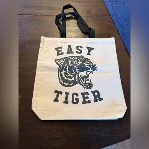 🆕 🐯 🧡 NWOT Chaser Easy Tiger 🐅 Tote